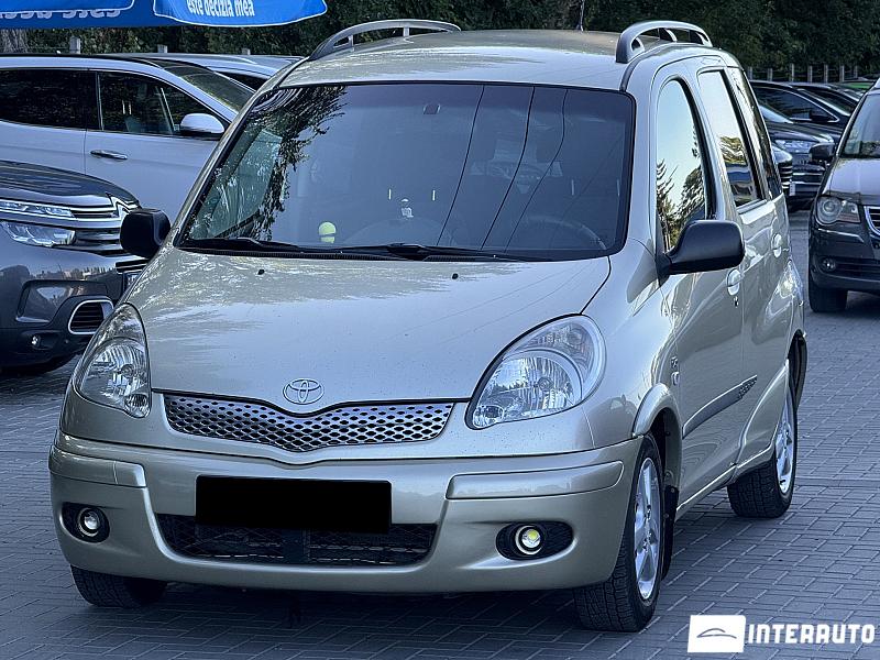 Toyota Yaris Verso 2004