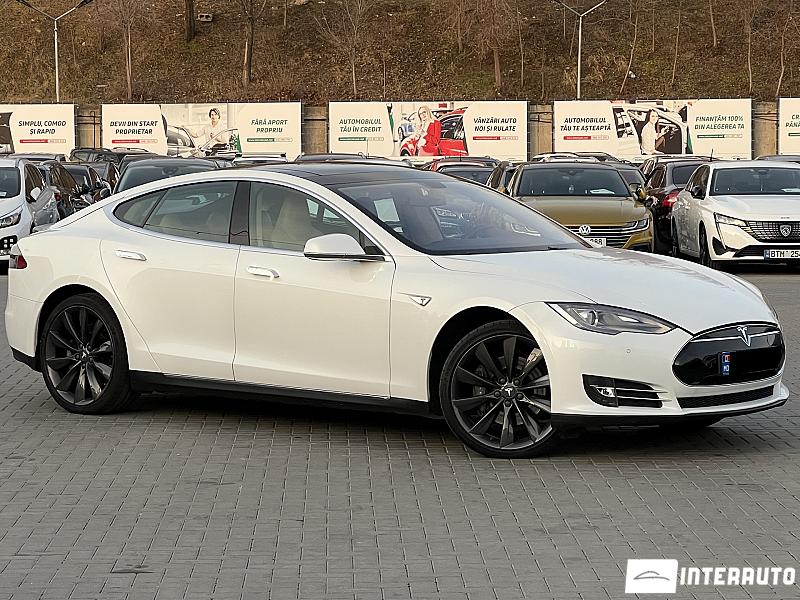 Tesla Model S 2014