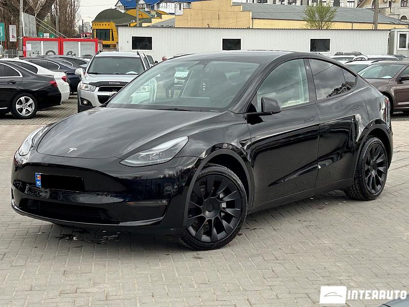 Tesla Model Y 2023