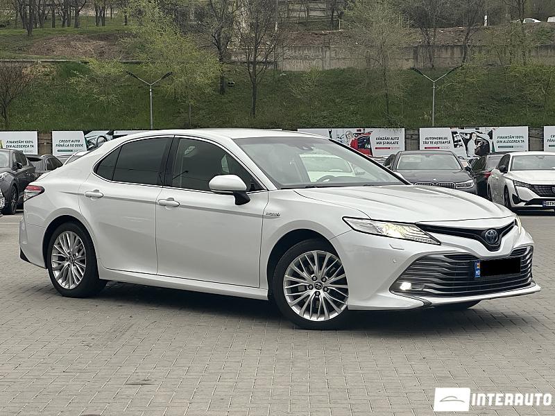 Toyota Camry 2019