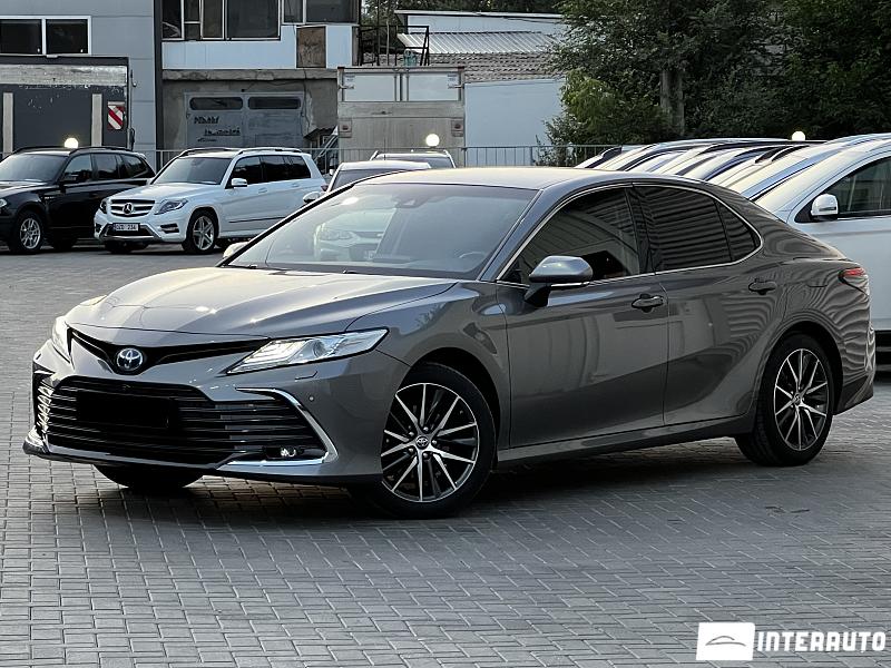 Toyota Camry 2021