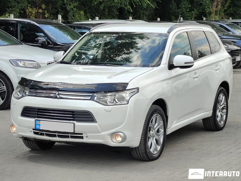Mitsubishi Outlander 2013