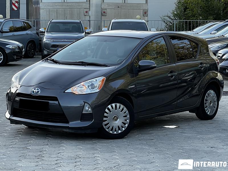 Toyota Prius C 2013