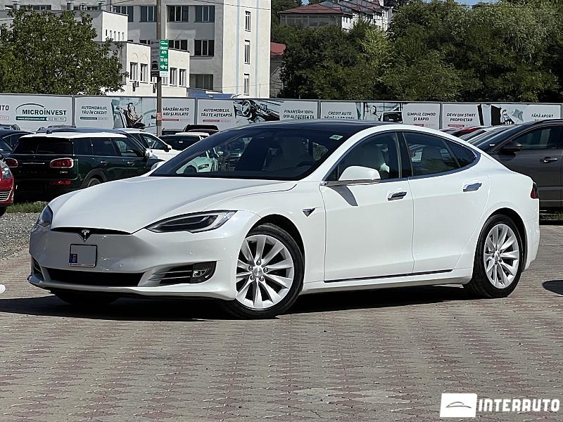 Tesla Model S 2020
