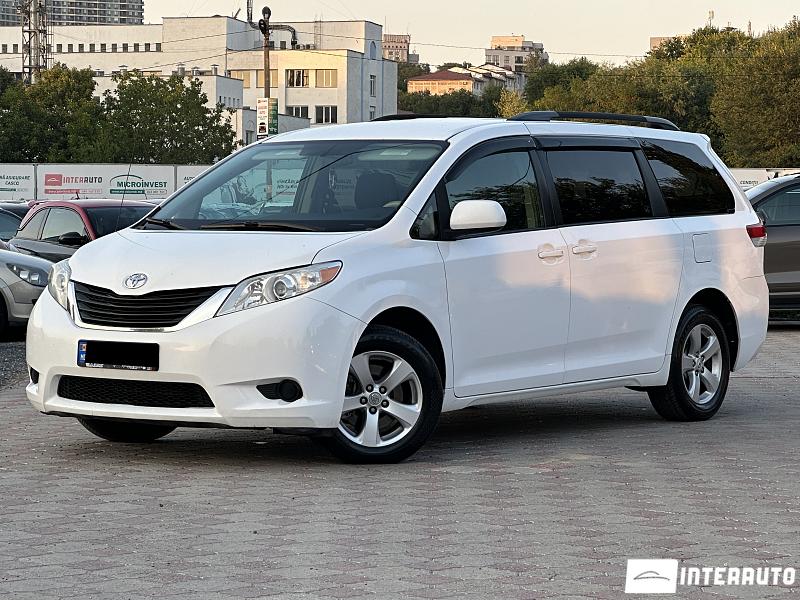 Toyota Sienna 2011