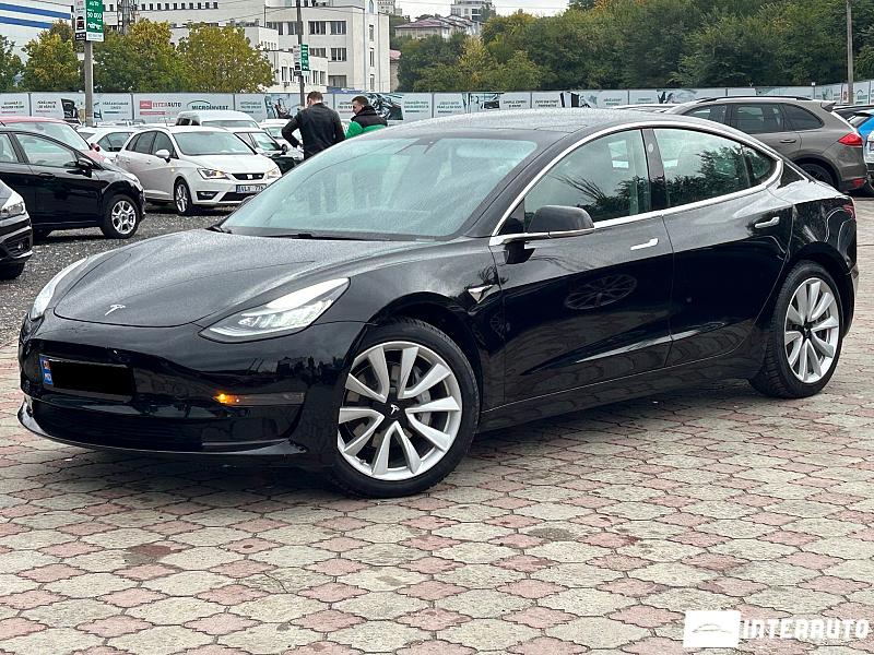 Tesla Model 3 2020
